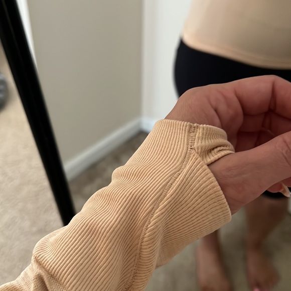 LULULEMON TOP - Picture 10 of 10